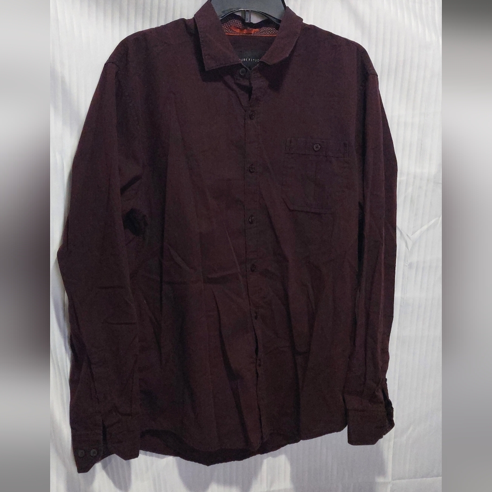 Signature Studio Men's Large Deep Burgundy/ Purple Casual Button Down Shirt